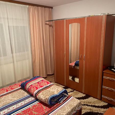 Apartament Петрошани Экстерьер фото