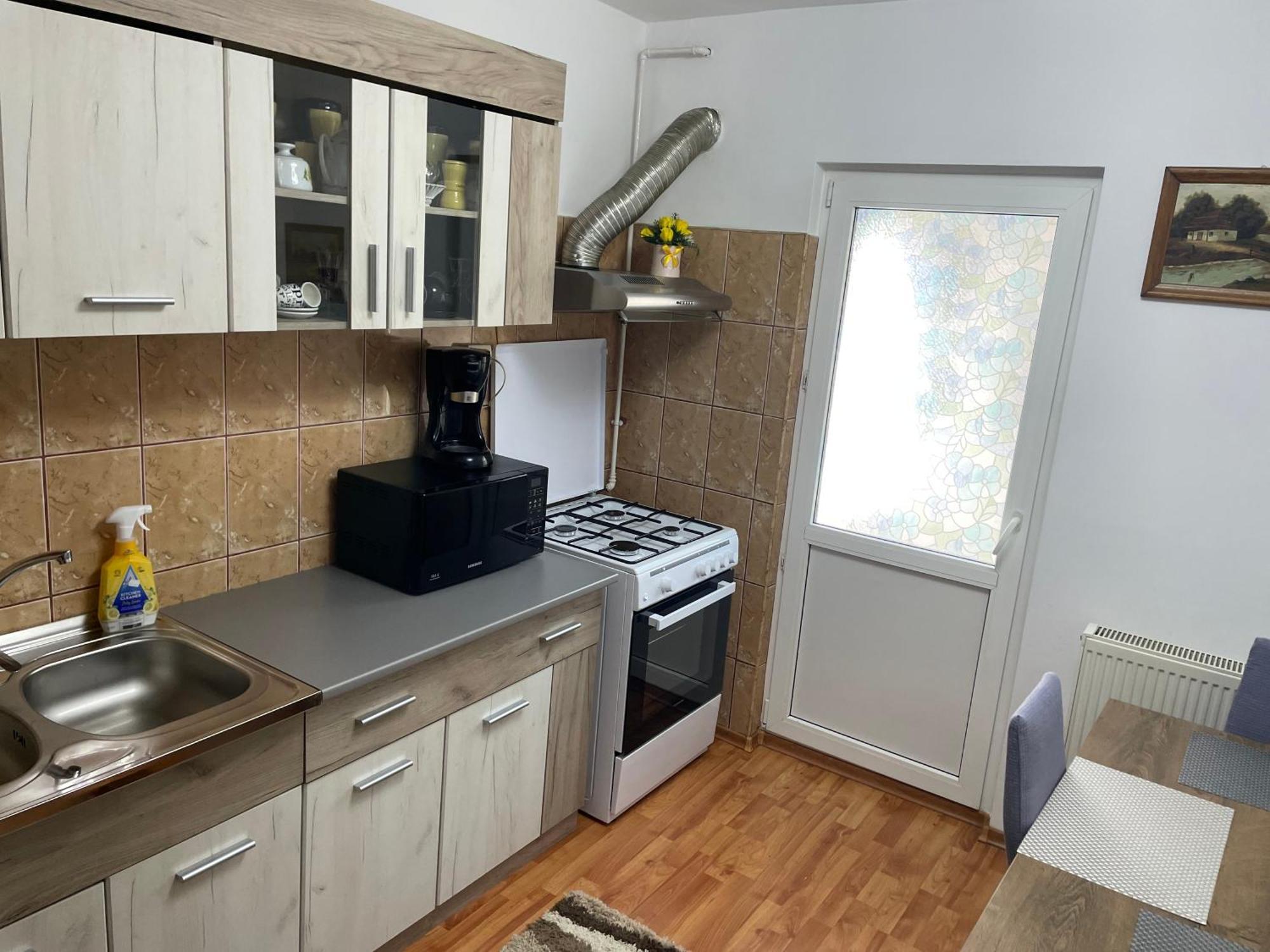 Apartament Петрошани Экстерьер фото