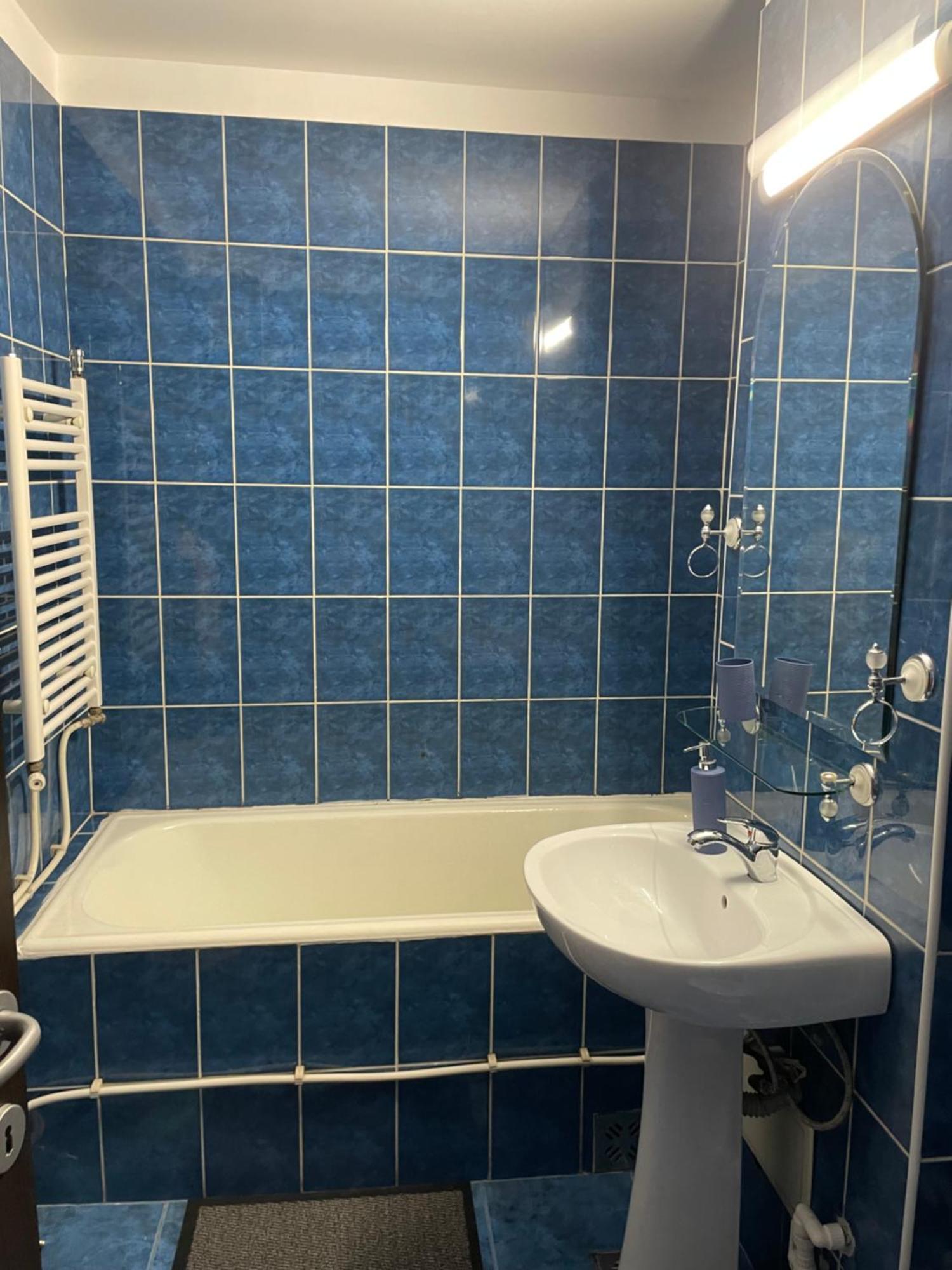 Apartament Петрошани Экстерьер фото